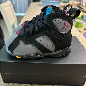 Kids Retro 7’s Bordeaux size 6c. Like new My son worn them once. 2015 release.
